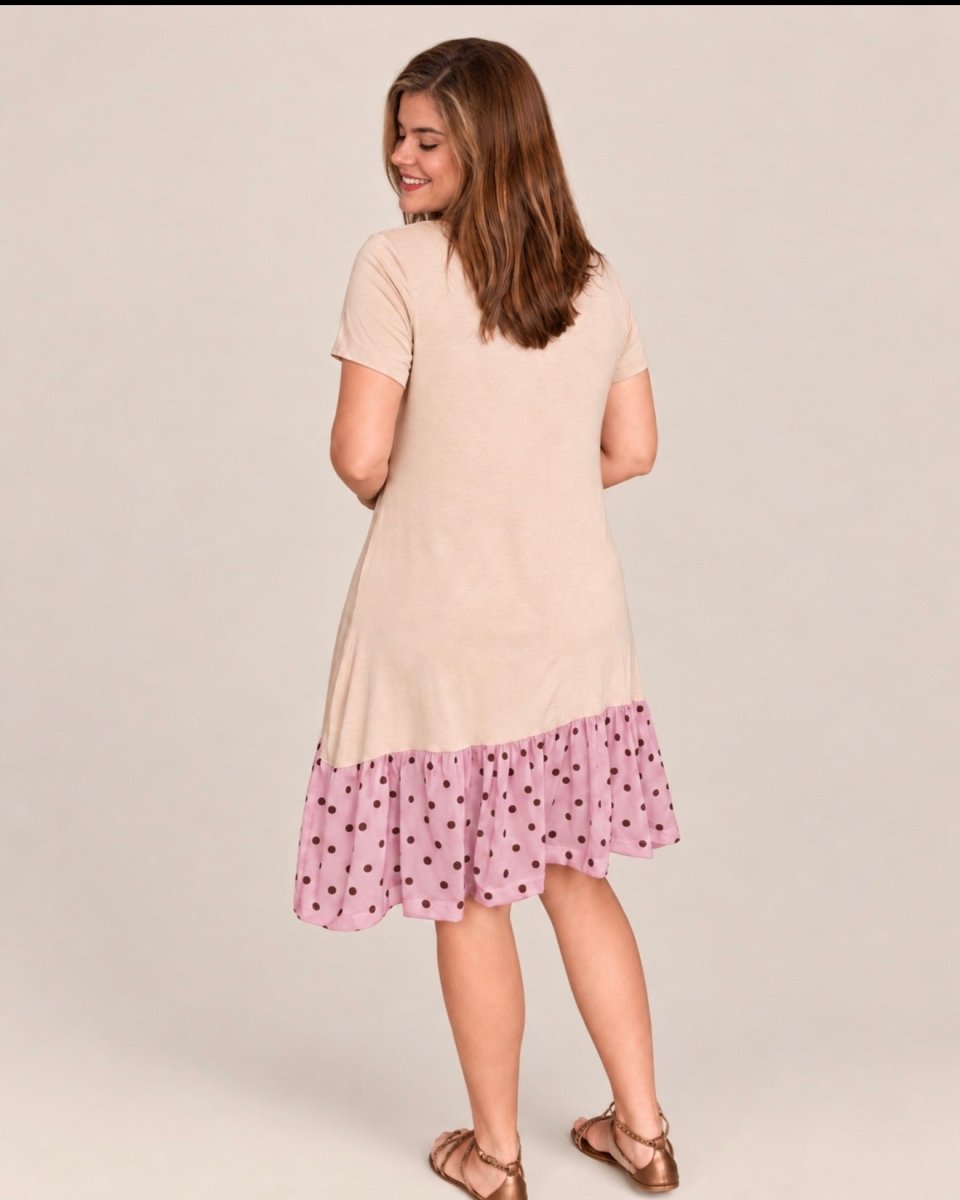 Vestido Mademoiselle com barrado de tule, vista de costas — Poá Rosa.