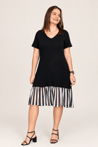 Vestido Mademoiselle com barrado de tule, vista frontal — Listrado Preto e Branco.