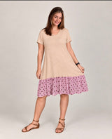 Vestido Mademoiselle com barrado de tule, vista frontal — Poá Rosa.