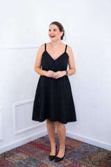 Vestido Malu – Alça Ajustável em Viscose Marrant com Saia Evasê e Bolsos - Naguirre Shop
