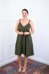 Vestido Malu – Alça Ajustável em Viscose Marrant com Saia Evasê e Bolsos - Naguirre Shop