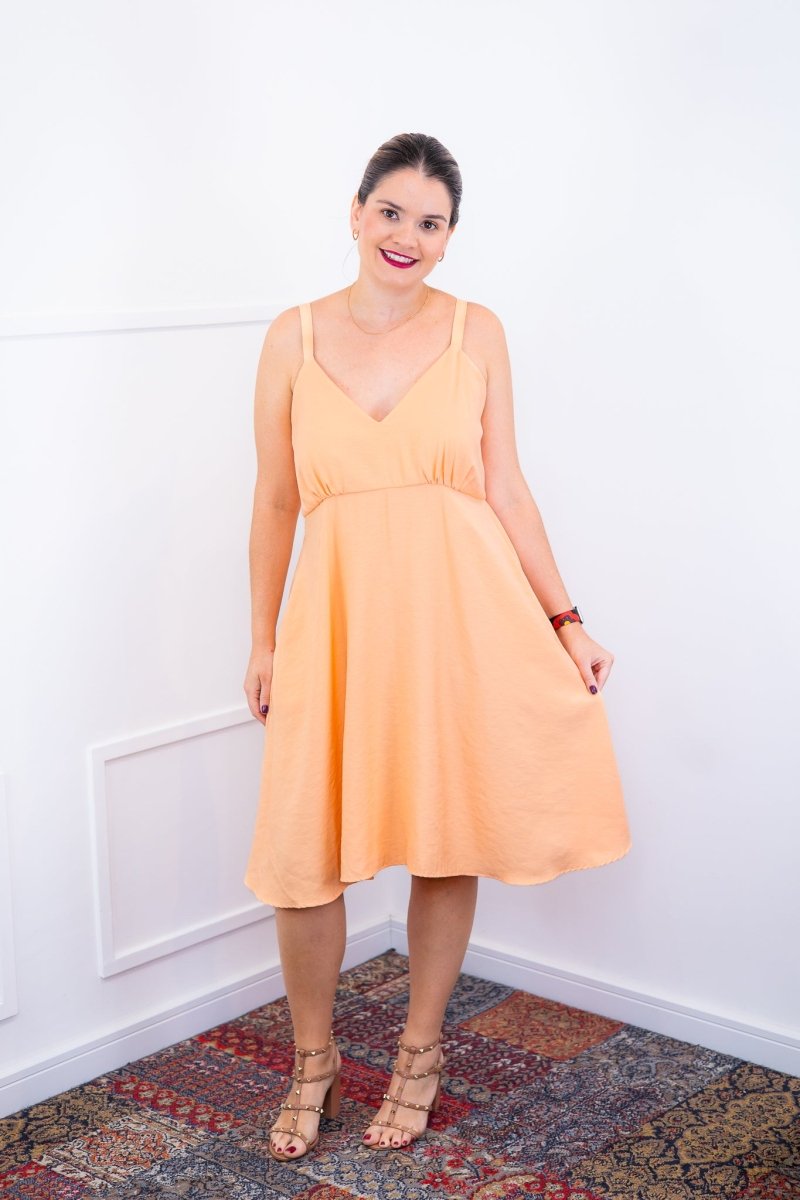 Vestido Malu – Alça Ajustável em Viscose Marrant com Saia Evasê e Bolsos - Naguirre Shop