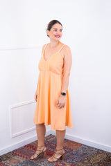 Vestido Malu – Alça Ajustável em Viscose Marrant com Saia Evasê e Bolsos - Naguirre Shop
