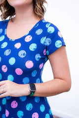 Vestido Melissa - Gola Redonda Acinturado em Viscolycra Aquarela - Naguirre Shop