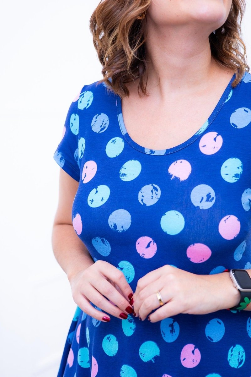 Vestido Melissa - Gola Redonda Acinturado em Viscolycra Aquarela - Naguirre Shop