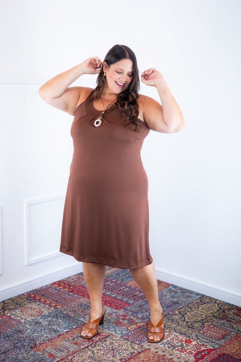 Vestido Mila – Malha Confort Midi com Alça Nadador - Naguirre Shop