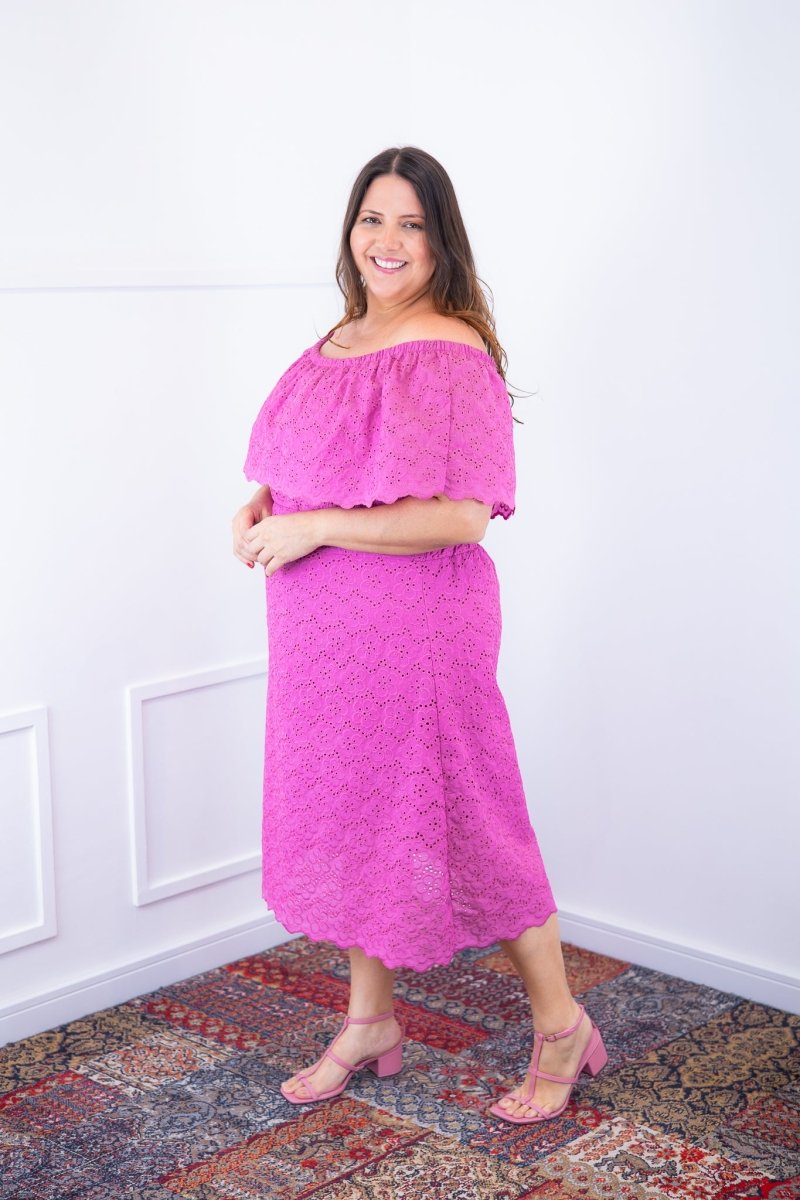 Vestido Nathalia – Midi em Laise Premium com Decote Ombro a Ombro - Naguirre Shop