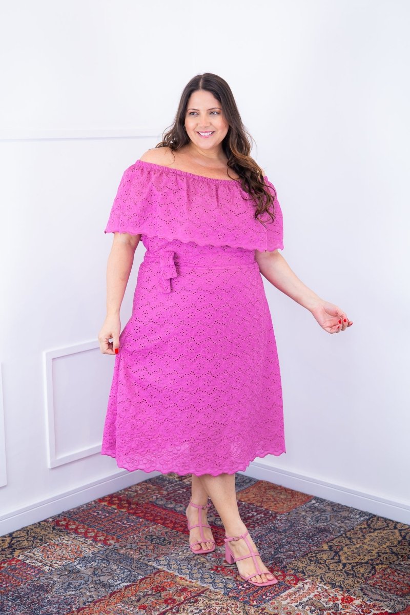 Vestido Nathalia – Midi em Laise Premium com Decote Ombro a Ombro - Naguirre Shop