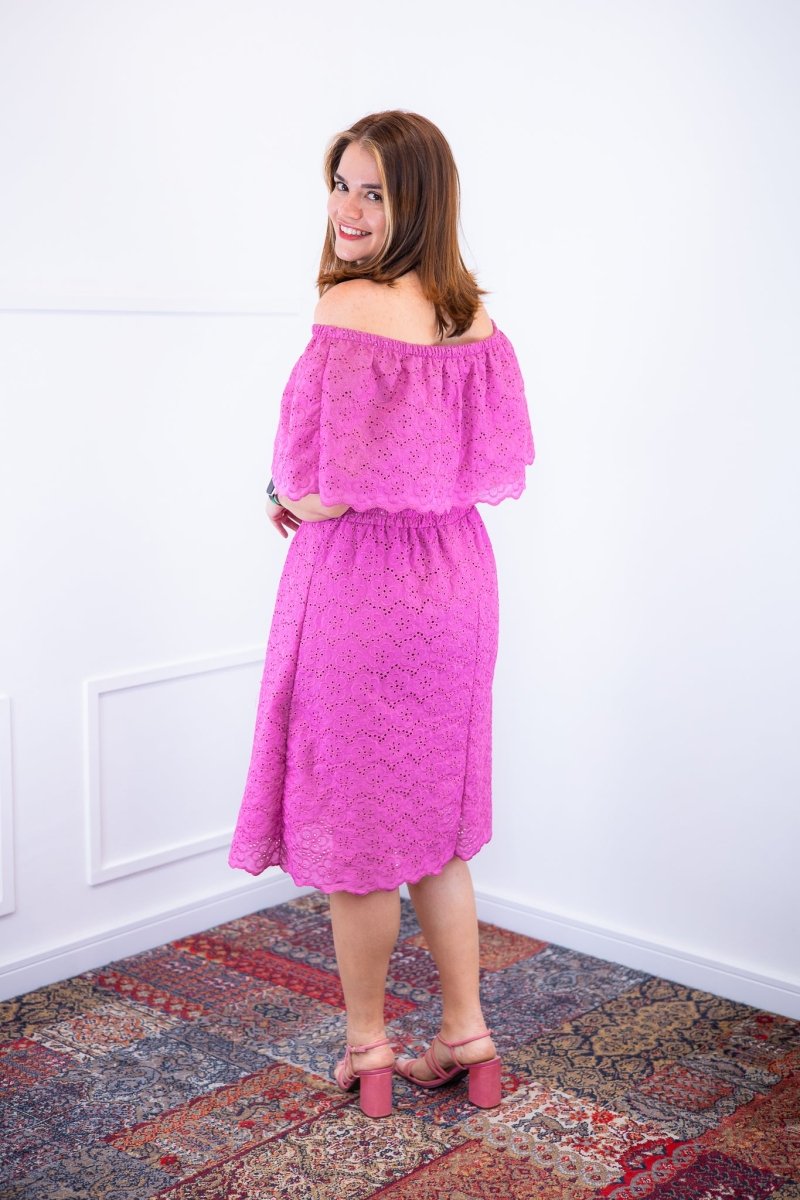 Vestido Nathalia – Midi em Laise Premium com Decote Ombro a Ombro - Naguirre Shop