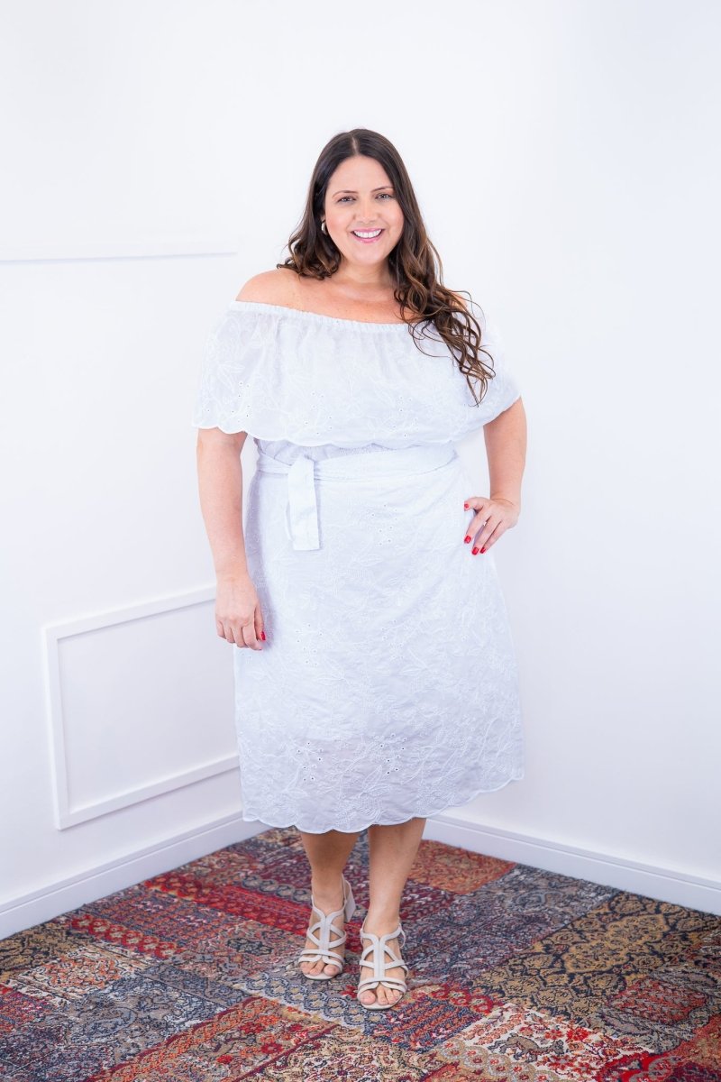 Vestido Nathalia – Midi em Laise Premium com Decote Ombro a Ombro - Naguirre Shop