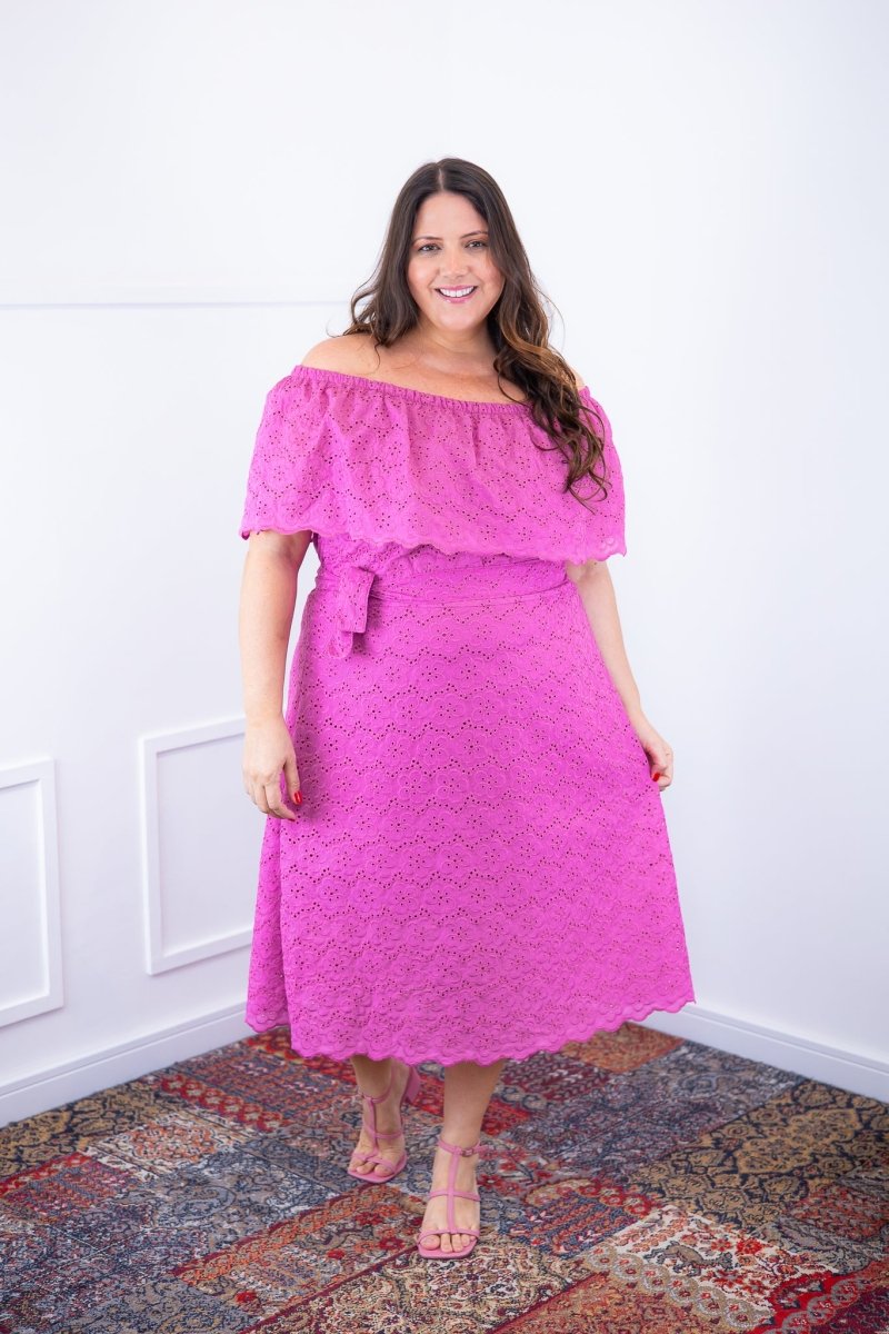 Vestido Nathalia – Midi em Laise Premium com Decote Ombro a Ombro - Naguirre Shop