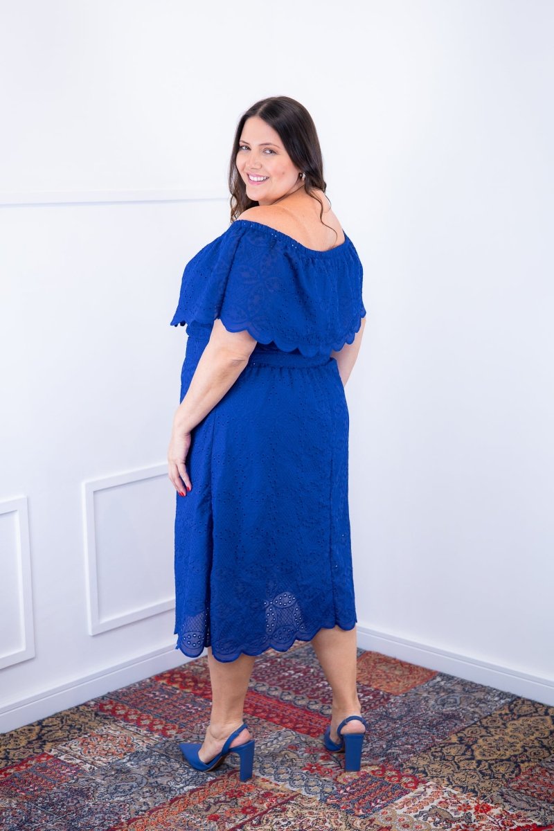 Vestido Nathalia – Midi em Laise Premium com Decote Ombro a Ombro - Naguirre Shop