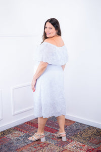 Vestido Nathalia – Midi em Laise Premium com Decote Ombro a Ombro - Naguirre Shop
