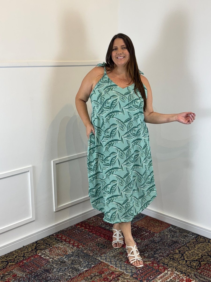 Vestido Paty – Decote Redondo e Alças Ajustáveis em Crepe - Naguirre Shop