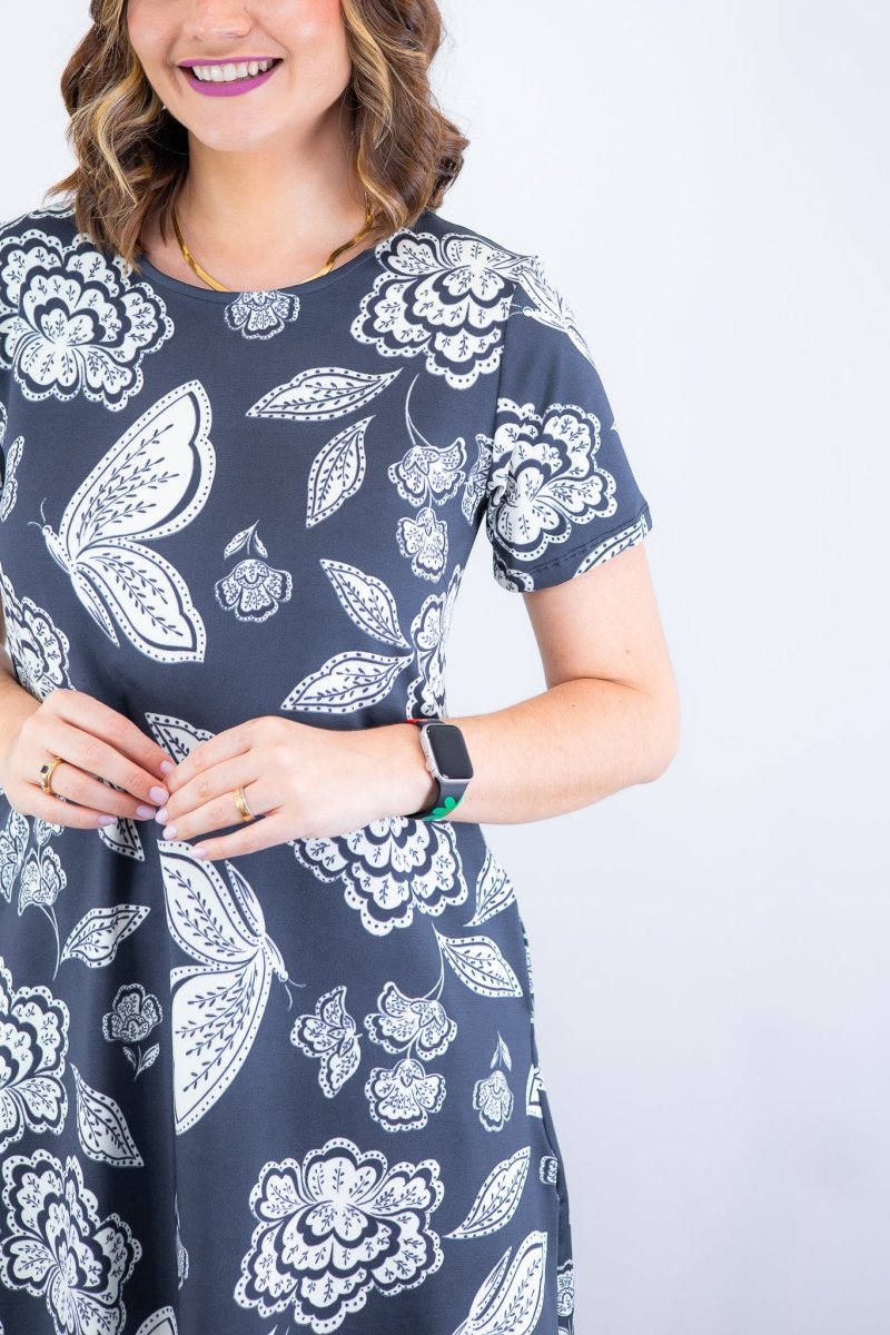 Vestido Sara - Malha Confort Deluxe Midi com Mangas e Bolsos - Naguirre Shop