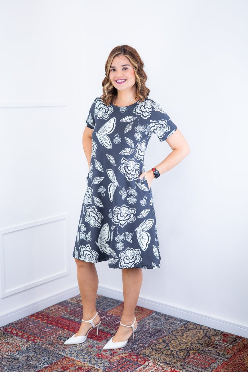 Vestido Sara - Malha Confort Deluxe Midi com Mangas e Bolsos - Naguirre Shop