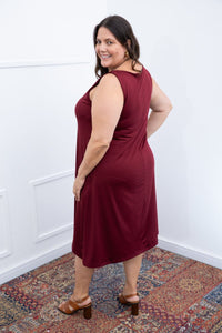 Vestido Sofia regata midi, vista de costas e lateral — Plus Size (Tam 48 ao 54) / Marsalla.