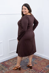 Vestido Sofia – Manga Longa com Gola Redonda Midi em Malha Confort - Naguirre Shop