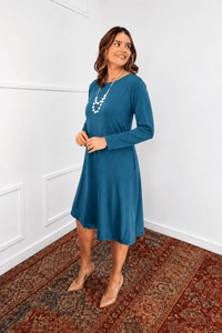 Vestido Sofia – Manga Longa com Gola Redonda Midi em Malha Confort - Naguirre Shop