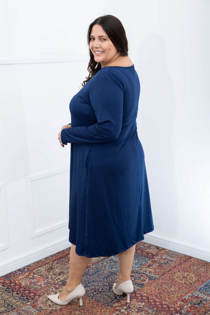 Vestido Sofia – Manga Longa com Gola Redonda Midi em Malha Confort - Naguirre Shop