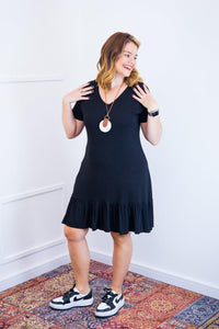 Vestido Verona - Babado Gola V e Manga Curta - Naguirre Shop