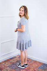 Vestido Verona - Babado Gola V e Manga Curta - Naguirre Shop