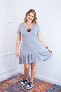 Vestido Verona - Babado Gola V e Manga Curta - Naguirre Shop