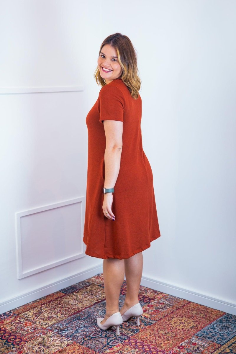 Vestido Yasmin - Lãzinha Evasê Decote V - Naguirre Shop