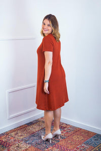 Vestido Yasmin - Lãzinha Evasê Decote V - Naguirre Shop