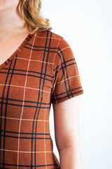 Vestido Yasmin - Lãzinha Evasê Decote V - Naguirre Shop