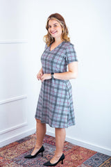 Vestido Yasmin - Lãzinha Evasê Decote V - Naguirre Shop